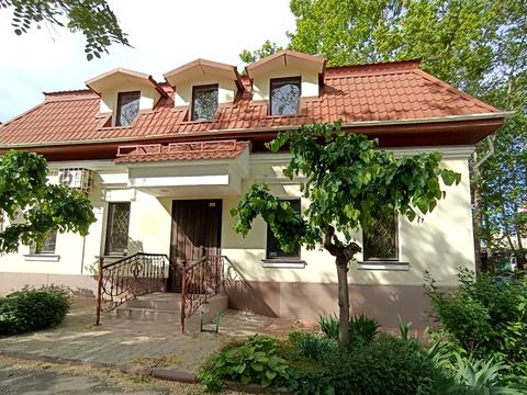 комерційна за адресою Павла Скоропадського вул. (Адмірала Макарова), 54