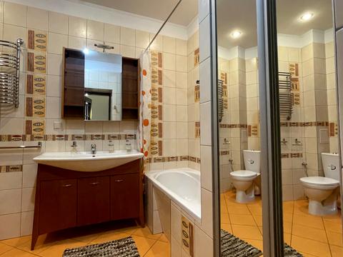 комерційна за адресою Чеховський пров., 8