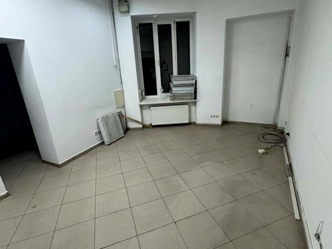 комерційна за адресою Пантелеймона Куліша вул., 24