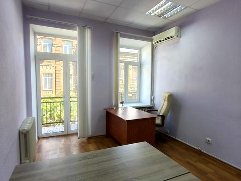 комерційна за адресою Короленка вул. (Первозванівська), 8