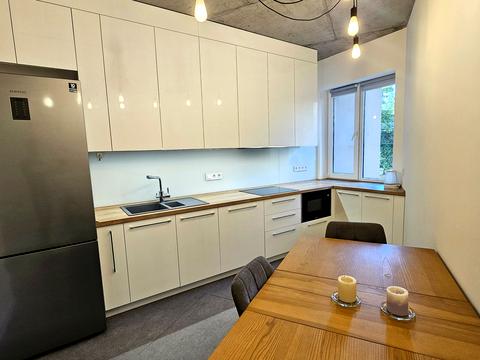 квартира за адресою Київ, Новопольова вул., 2