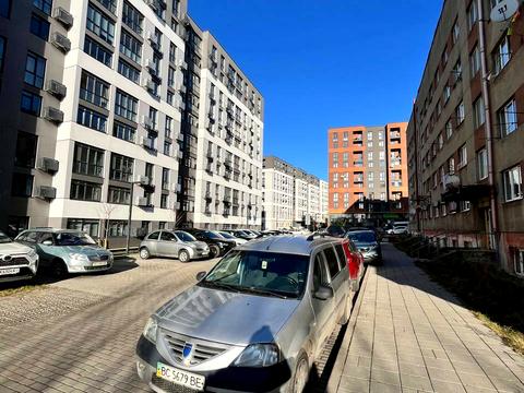 комерційна за адресою Зелена вул., 204