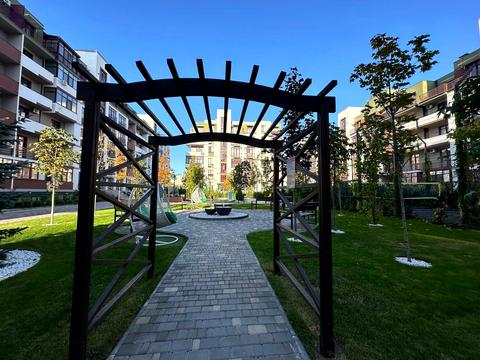комерційна за адресою Владислава Бувалкіна вул. (Бочарова Генерала), 45