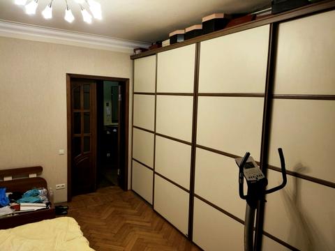 квартира за адресою Конституції пл., 2/2