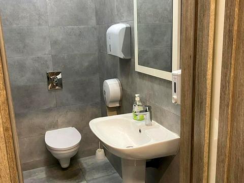 комерційна за адресою Кловський узвіз, 7a