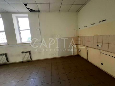 комерційна за адресою Федора Ернста вул., 4