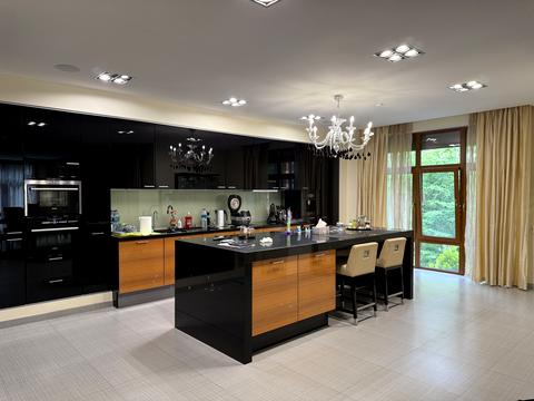 дом по адресу Осіння