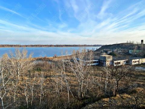 комерційна за адресою Дніпрова, 1