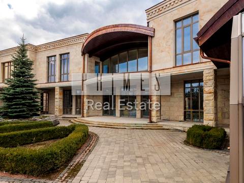 будинок за адресою Набережна вул.