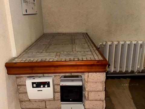 комерційна за адресою Семінарська вул., 15а