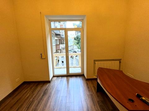 квартира за адресою Дмитра Яворницького просп. (Карла Маркса), 90