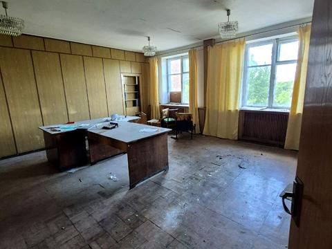 коммерческая по адресу івана франка, 40