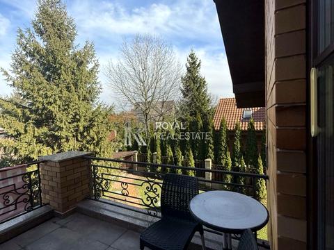 будинок за адресою с. Лісники, квіткова