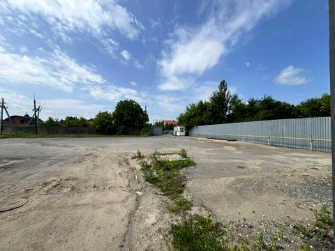 комерційна за адресою Молодіжна вул., 21б