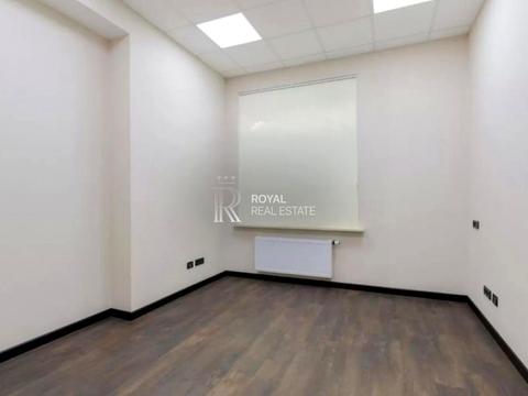 комерційна за адресою Івана Франка вул., 4