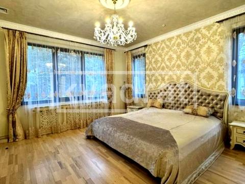будинок за адресою Набережна вул.