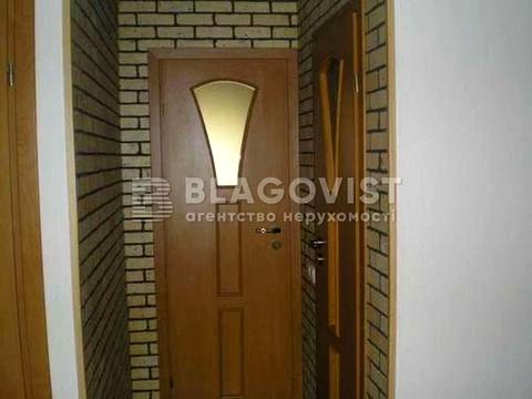 комерційна за адресою Михайлівська вул., 21