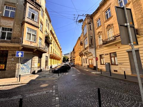 коммерческая по адресу Вороного ул., 9