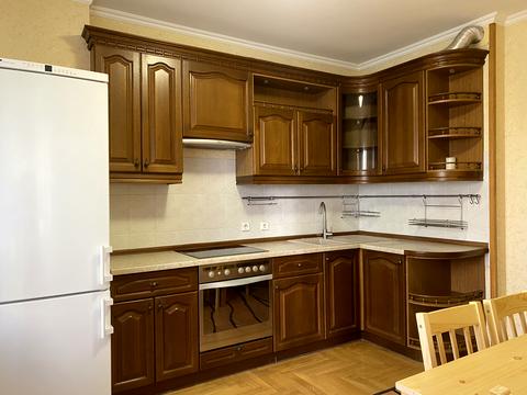 квартира за адресою Саперно-Слобідська вул., 8