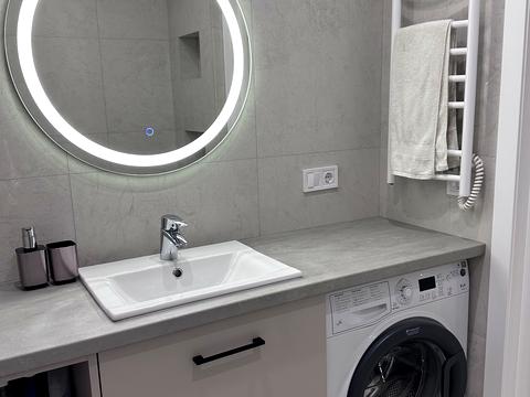 квартира за адресою Салютна вул., 2к20