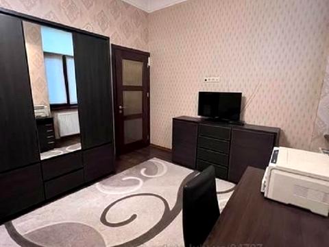 квартира за адресою Дорошенка вул., 8