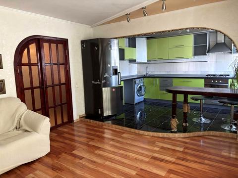 квартира за адресою Героїв Оборони Одеси вул. (Героїв Сталінграду), 14