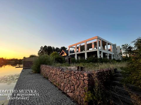 ділянка за адресою Плютовська вул.