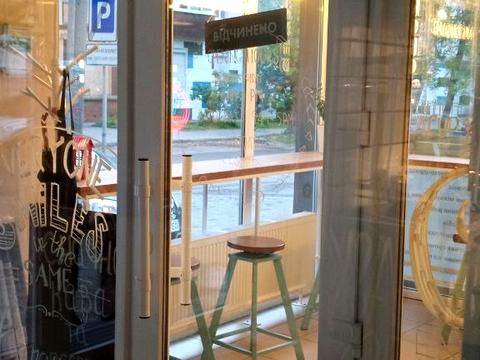 комерційна за адресою Ніла Армстронга вул. (Казакова), 2д