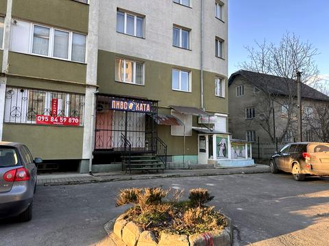 комерційна за адресою Тролейбусна вул., 15