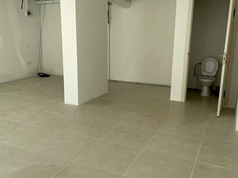 комерційна за адресою Малоголосківська вул., 44