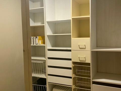 комерційна за адресою Володимирська вул., 37