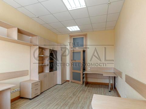 комерційна за адресою Саксаганського вул., 67