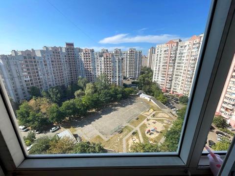 квартира за адресою Анни Ахматової вул., 31