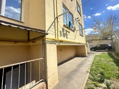 комерційна за адресою Садова вул., 22-Б