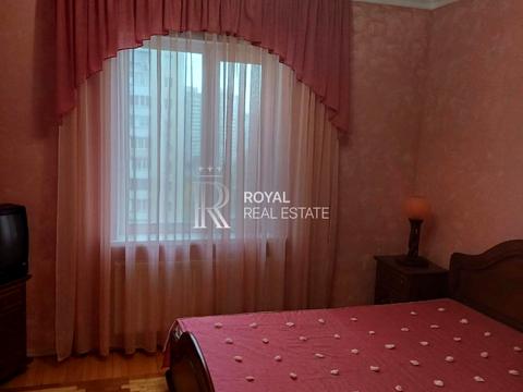 квартира за адресою Анни Ахматової вул., 6