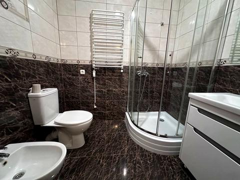 квартира за адресою Хотинська вул., 12