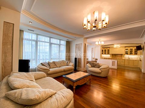 квартира за адресою Андрія Верхогляда вул. (Михайла Драгомирова), 12