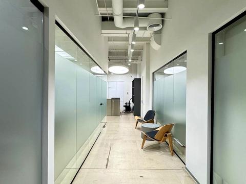 комерційна за адресою Велика Васильківська вул. (Червоноармійська), 1-3/2а