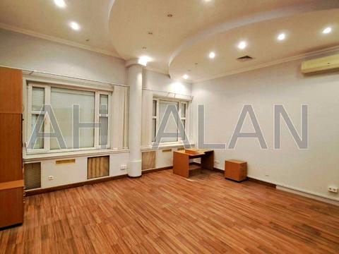 комерційна за адресою Саксаганського вул., 67-Б