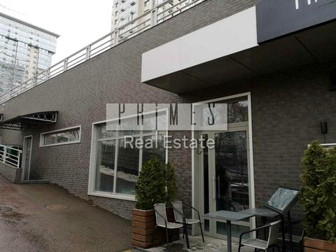 комерційна за адресою Дніпровська набережна вул., 14-А