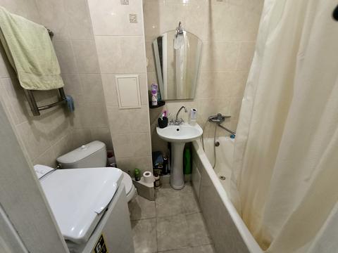 кімната за адресою Київ, Ореста Левицького вул. (Академіка Курчатова), 18