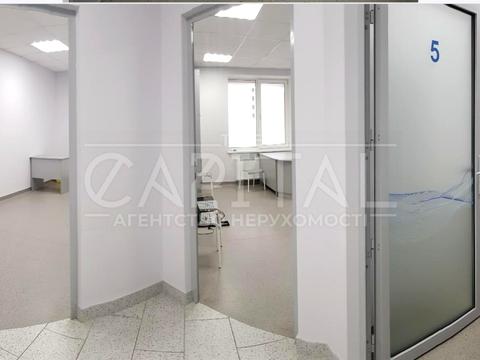 комерційна за адресою Володимира Івасюка просп. (Героїв Сталінграду), 8