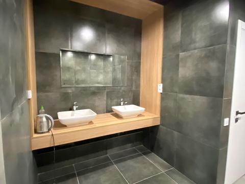 комерційна за адресою Князів Острозьких вул. (Московська), 23