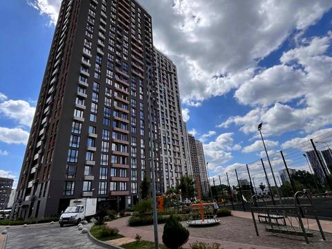 комерційна за адресою Дніпровська Набережна, 16 д
