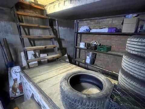 паркомісце за адресою Теплична вул., 38