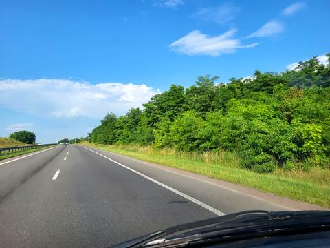 участок по адресу с. Великая омеляна, траса Е40
