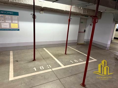 паркомісце за адресою Андрія Верхогляда вул. (Михайла Драгомирова), 20