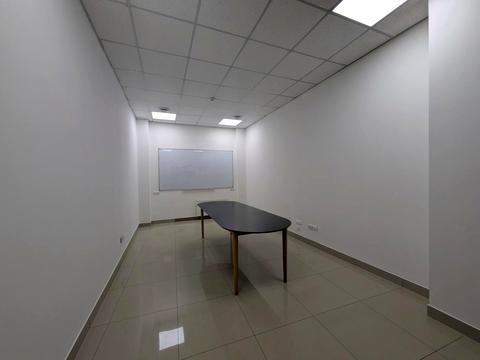 комерційна за адресою Тичини вул., 7