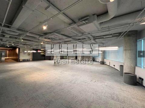 комерційна за адресою Володимирська вул., 81