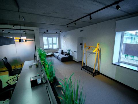 комерційна за адресою Вул. Дворецька, 46